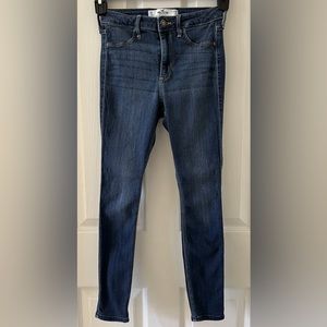Hollister Curvy High Rise Jean Legging Size 3S, W26, L26